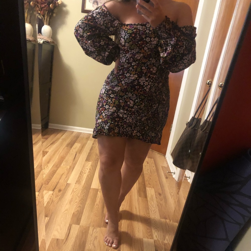 NWT-Off the shoulder floral dress